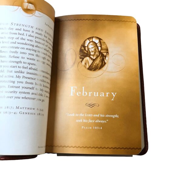 Jesus Calling: Enjoying Peace in his Presence NOS Daily Devotional/Inspirational - Picture 6 of 7